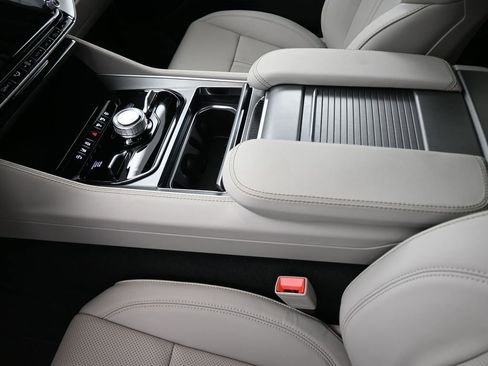 New 2026 Jeep Grand Wagoneer Limited AWD/4WD image 9