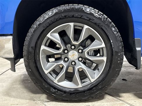 Used 2025 Chevrolet Silverado 1500 LT w/ Leather Package image 27