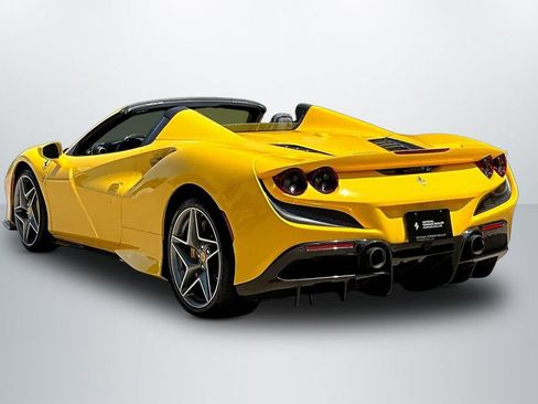 Used 2022 Ferrari F8 Tributo RWD image 5