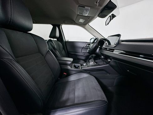 Used 2024 Mitsubishi Outlander SE image 33