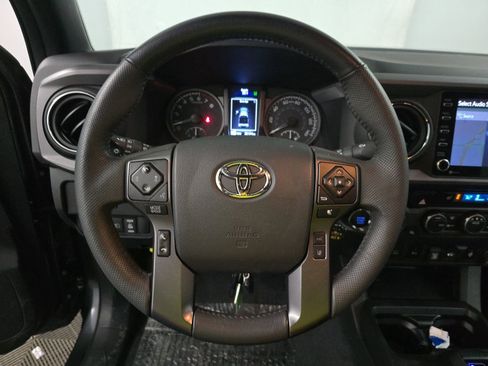Used 2023 Toyota Tacoma TRD Off-Road image 9