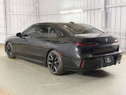 Used 2023 BMW i7 xDrive60 AWD/4WD image 11