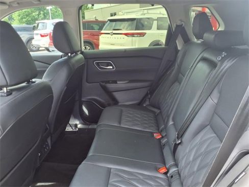 Certified 2024 Nissan Rogue Platinum w/ Platinum Premium Package image 6