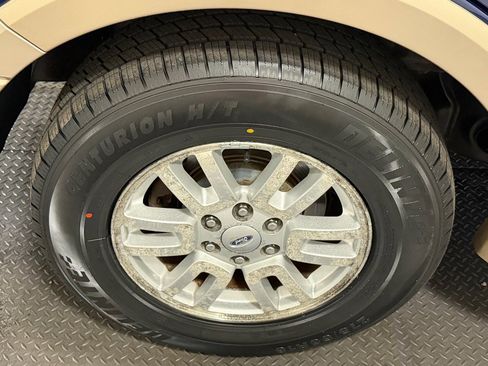 Used 2012 Ford Expedition XLT AWD/4WD image 19