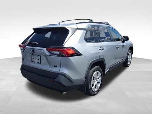 Used 2021 Toyota RAV4 LE FWD image 8