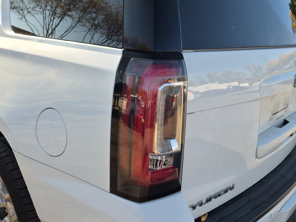Used 2020 GMC Yukon SLT w/ Value Plus Edition AWD/4WD image 10