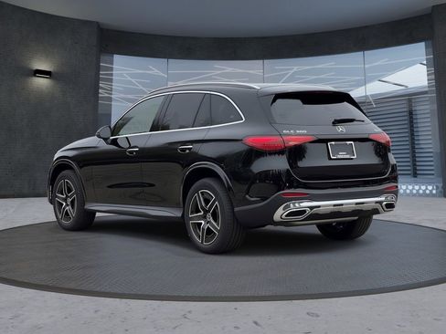 New 2026 Mercedes-Benz GLC 300 4MATIC image 3