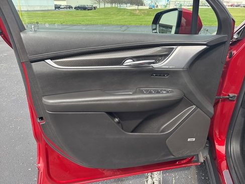 Used 2023 Cadillac XT6 Sport w/ Technology Package AWD/4WD image 48