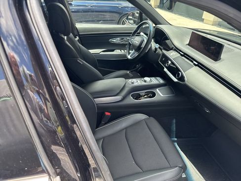 Used 2025 Genesis GV70 2.5T w/ Sport Prestige Package AWD/4WD image 8