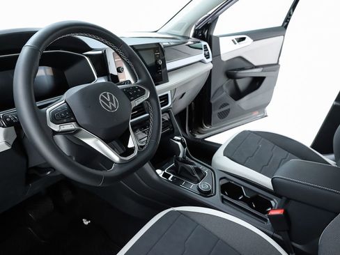 New 2026 Volkswagen Taos SE AWD/4WD image 56
