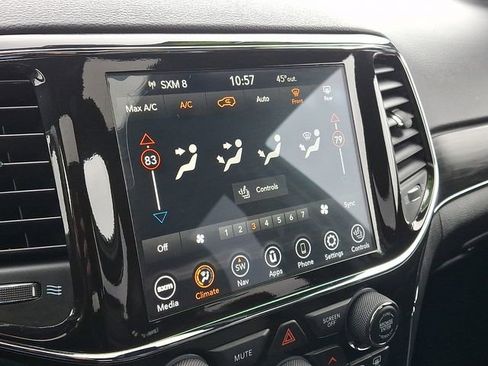 Used 2021 Jeep Grand Cherokee Limited image 17