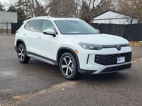 New 2026 Volkswagen Tiguan SE image 7