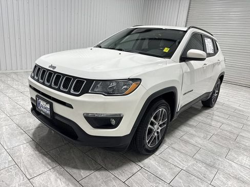 Used 2020 Jeep Compass Latitude FWD image 1