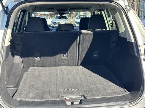 Used 2023 Nissan Rogue SV image 11
