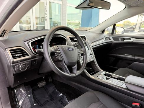 Used 2020 Ford Fusion SE FWD image 14