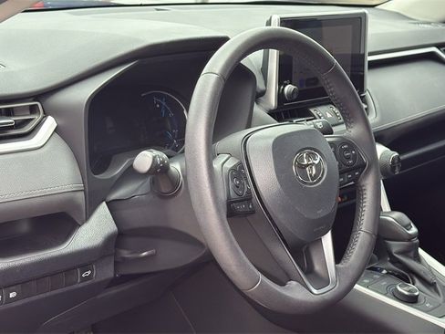 Used 2024 Toyota RAV4 XLE Premium image 7