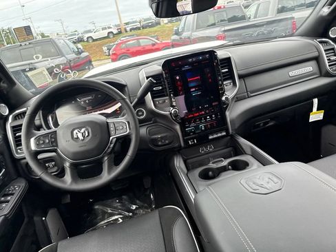 New 2026 RAM 2500 Laramie AWD/4WD image 21