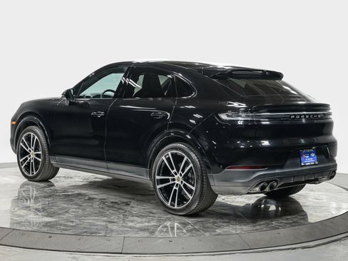 Used 2024 Porsche Cayenne Coupe w/ Premium Package Plus AWD/4WD image 4