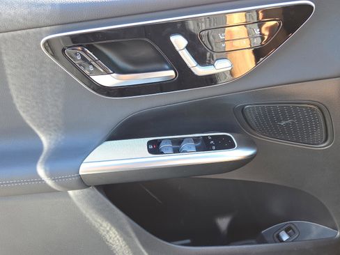 Used 2026 Mercedes-Benz GLC 300 image 36