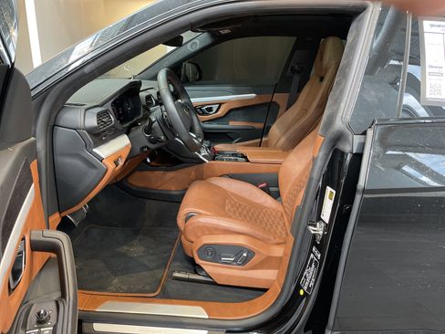 Used 2021 Lamborghini Urus image 20