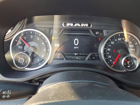 New 2026 RAM 1500 Express AWD/4WD image 12