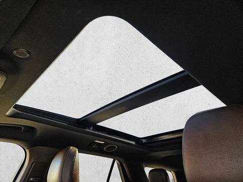 Used 2021 Ford Explorer King Ranch w/ Premium Technology Package image 17