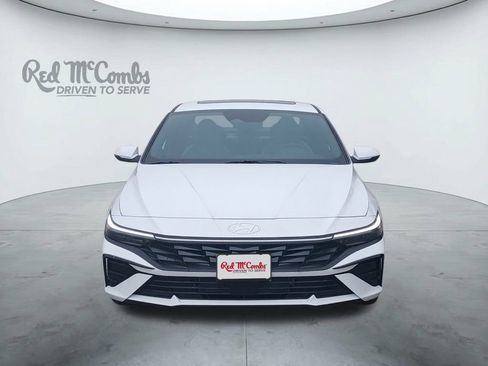 New 2025 Hyundai Elantra Limited FWD image 8