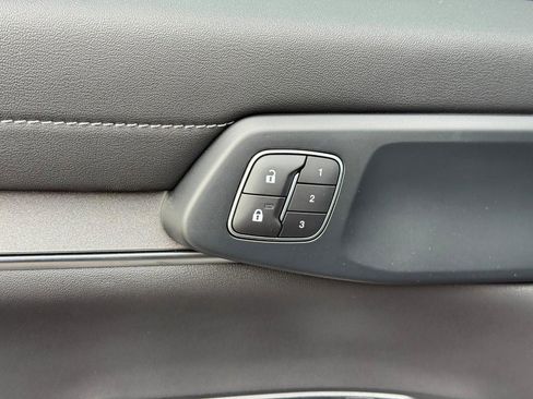 Used 2025 Ford Ranger Lariat w/ FX4 Off-Road Package image 13