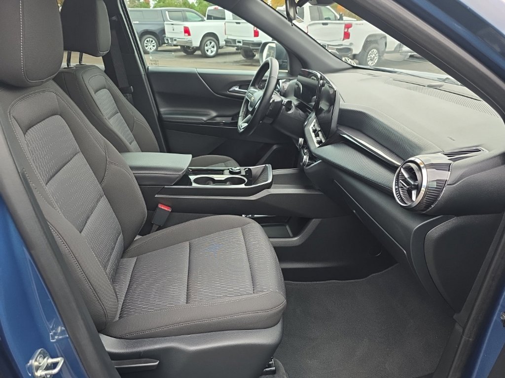 Used 2026 Chevrolet Equinox LT AWD/4WD image 23