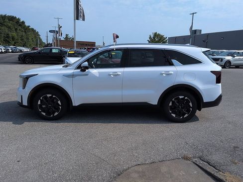 Used 2026 Kia Sorento S w/ S Panoramic Sunroof Package FWD image 4