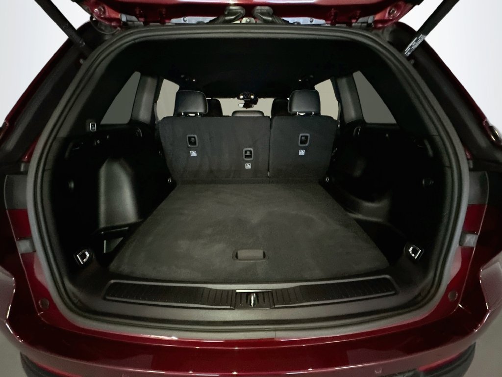 Used 2023 Jeep Grand Cherokee Altitude RWD image 34