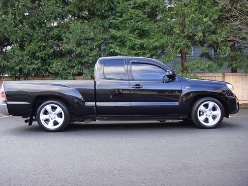 Used 2013 Toyota Tacoma 2WD Access Cab w/ SR5 Pkg image 11