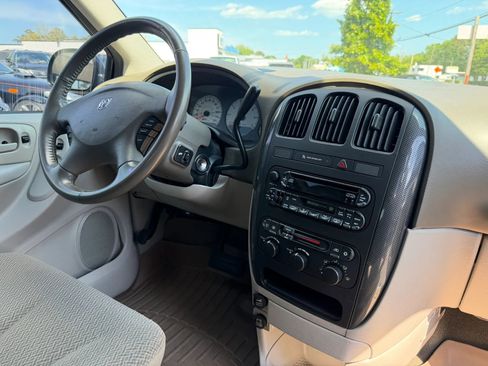 Used 2007 Dodge Grand Caravan SXT FWD image 24