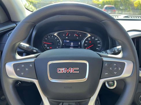 Used 2023 GMC Terrain SLE w/ Driver Convenience Package image 26