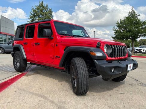 Used 2025 Jeep Wrangler Unlimited Sport AWD/4WD image 4