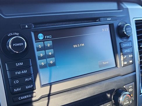 Used 2018 Nissan Titan PRO-4X w/ Pro-4x Convenience Package image 18