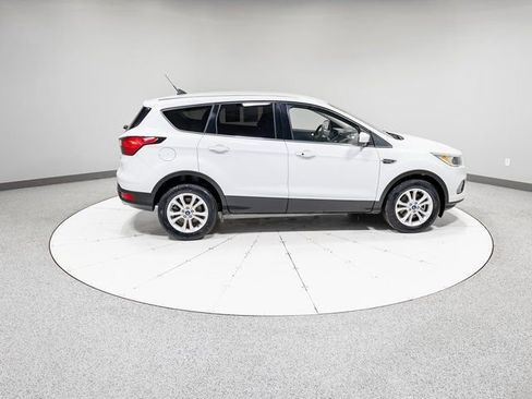 Used 2019 Ford Escape SE image 29
