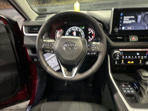 New 2025 Toyota RAV4 XLE image 21