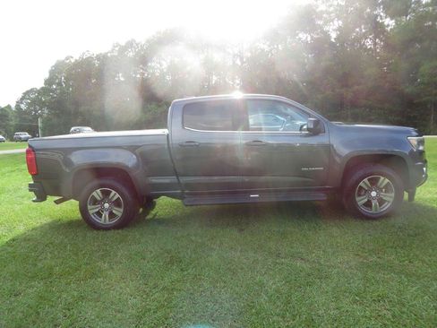 Used 2017 Chevrolet Colorado LT w/ LT Convenience Package RWD image 5