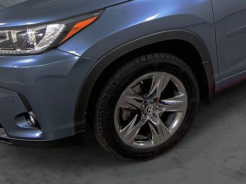 Used 2019 Toyota Highlander Limited Platinum image 7