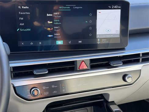 Used 2025 Kia Sorento EX image 18