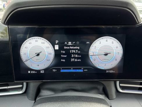 Used 2025 Hyundai Elantra SEL FWD image 34