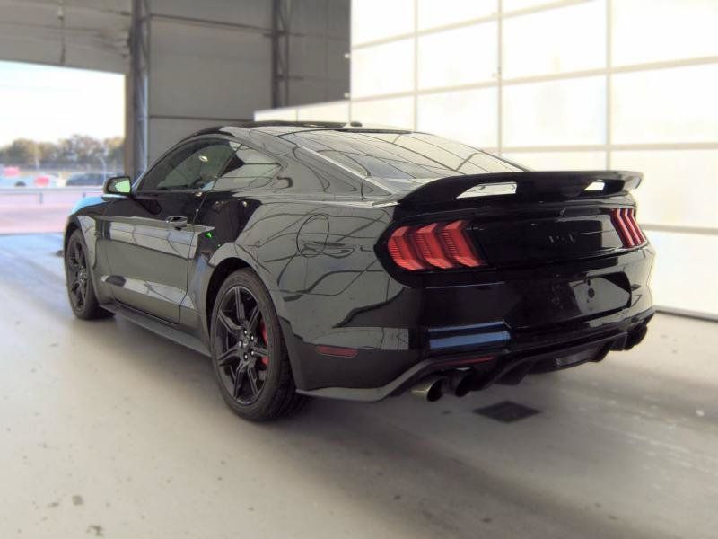 Used 2018 Ford Mustang GT RWD image 2