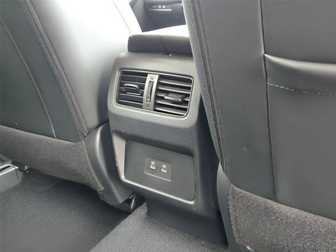 Used 2026 Nissan Rogue SL AWD/4WD image 8