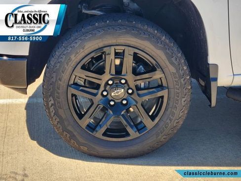 Used 2025 Chevrolet Silverado 1500 LT Trail Boss w/ Convenience Package II image 17