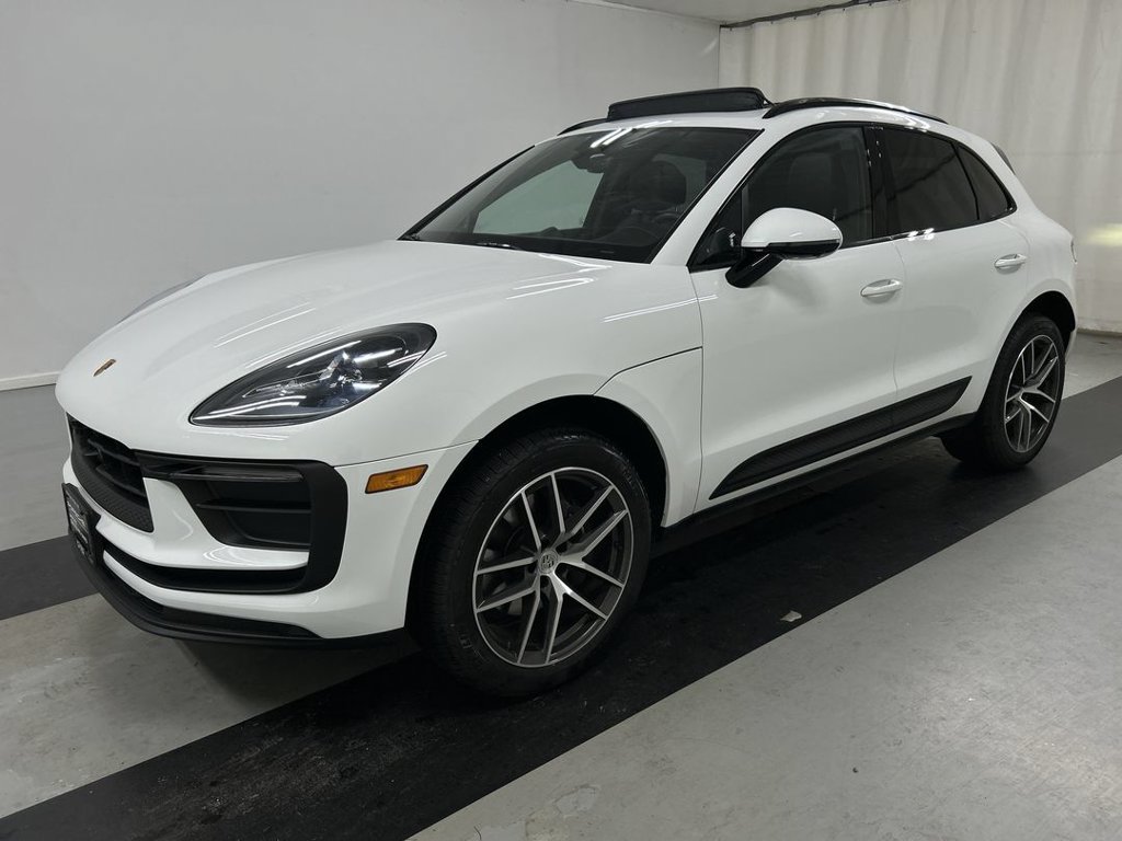 Certified 2026 Porsche Macan AWD/4WD image 5