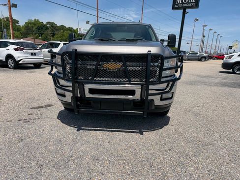 Used 2014 Chevrolet Silverado 2500 LT w/ Interior Plus Package AWD/4WD image 8