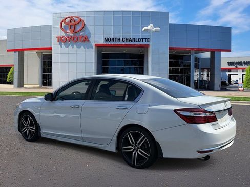 Used 2017 Honda Accord Sport Special Edition image 4