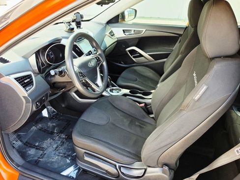 Used 2012 Hyundai Veloster FWD image 9