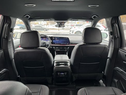 Used 2025 Chevrolet Traverse Z71 w/ Driver Confidence Package image 12